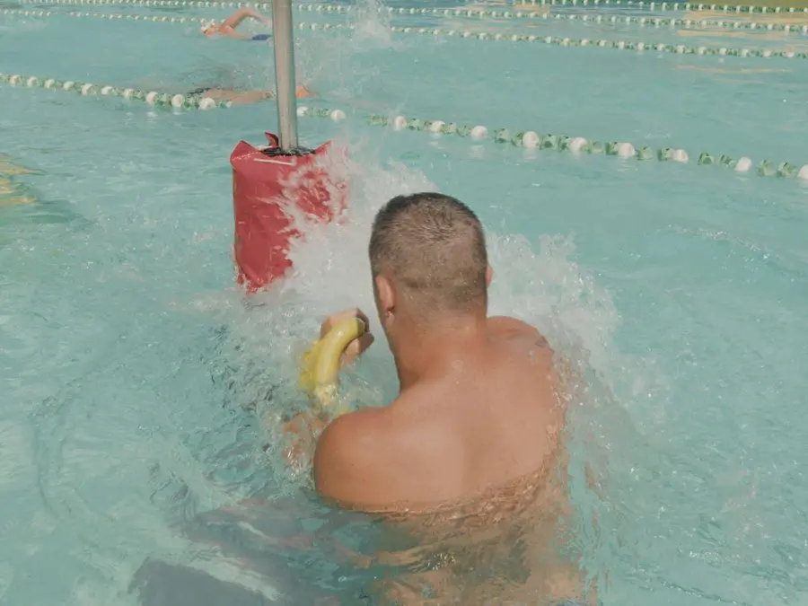 Allenamento con il sacco in acqua