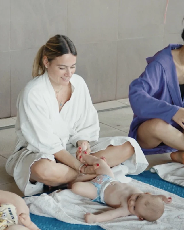Ma quanto sono belli questi bambini... e quanto si divertono in acqua? 

Il loro sorriso insieme a quello delle loro mamme e papà è puro amore. 

E noi ogni volta che li vediamo così felici, ci ricordiamo perché lo facciamo: 
è per quel sorriso lì! 😊