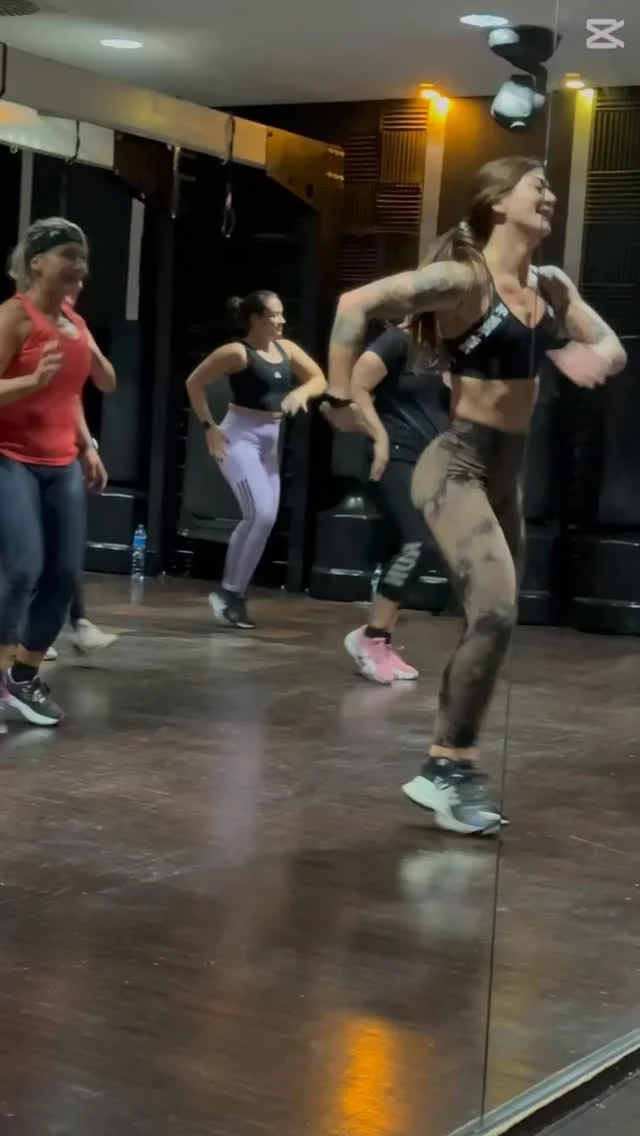 𝗟𝘂𝗻𝗲𝗱𝗶̀ 𝗲̀ 𝗶𝗹 𝗴𝗶𝗼𝗿𝗻𝗼 𝗴𝗶𝘂𝘀𝘁𝗼 𝗽𝗲𝗿 𝗿𝗶𝗽𝗮𝗿𝘁𝗶𝗿𝗲… 𝗮 𝗿𝗶𝘁𝗺𝗼 𝗱𝗶 𝗭𝗨𝗠𝗕𝗔! 🎶

Prevenzione significa anche muoversi, sudare e divertirsi.
E oggi da Hidron puoi farlo con le nostre classi di Zumba!

Che aspetti? La settimana si inizia col sorriso e con il ritmo giusto!

𝗧𝗶 𝗮𝘀𝗽𝗲𝘁𝘁𝗶𝗮𝗺𝗼 𝗶𝗻 𝘀𝗮𝗹𝗮! 🤸‍♂️