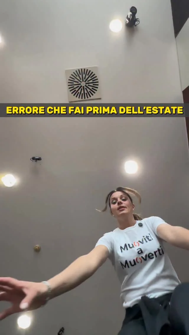 Passiamo settimane ad aspettare la “voglia di iniziare”, come se dovesse cadere dal cielo. Ma la verità è che è difficile essere motivati quando l’unica prospettiva è chiudersi in uno schema rigido che non ci somiglia.

Il benessere non dovrebbe mai essere un obbligo o una routine ripetitiva. Noi crediamo che debba essere un mondo di possibilità così vasto da rendere impossibile la noia.

In oltre 20 anni abbiamo visto passare da qui migliaia e migliaia di persone, e ognuna ci ha insegnato la stessa cosa: non sei tu a doverti adattare a una palestra, è lo spazio intorno a te che deve modellarsi sui tuoi ritmi. Dall’energia dell’acqua alla libertà degli allenamenti outdoor, fino al silenzio del relax.

Senza pressioni e senza giudizi. Solo il piacere di muoversi e di circondarsi di persone che cercano la tua stessa energia.

Il momento giusto non si aspetta. Si crea nel posto in cui sei tu al centro. ✨