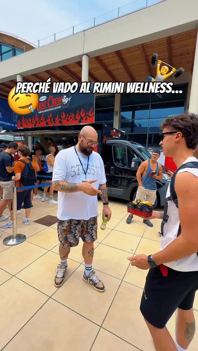 Voi cosa fate al #riminiwellness ? 🤤

C’è chi assaggia tutto e chi… 
Mente 🫵

Siamo passati da @mochohf al @riminiwellness e abbiamo assaggiato i loro panini 🍔🔥

Verdetto? D E V A S T A N T I