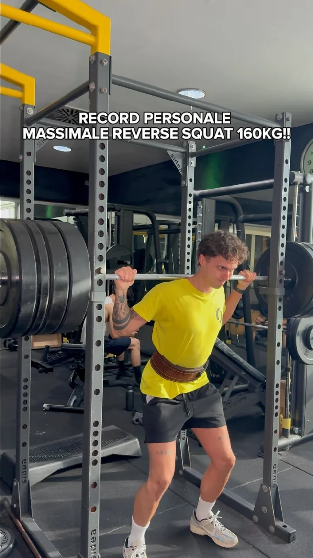 E tu?! Qual’è il tuo record personale?!👇🏼🥵
#massimale #squat #record #palestra #perte